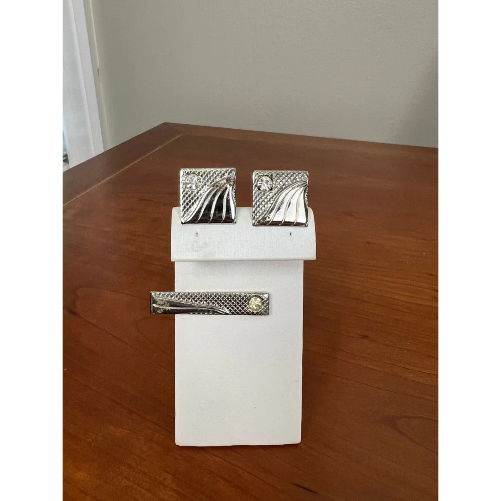Vintage Mens Silver Tone Textured Cufflinks and Tie Clip Set with Clear Crystal